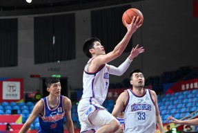 爱游戏体育APP 阿扎伦卡拿过几个大满贯 