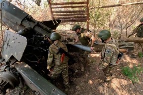 爱游戏全站入口 莱万多夫斯基在SKT比赛中大比分获胜，比赛局势复杂引发热议！